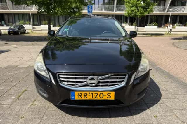 Volvo V60 (2012) thumbnail 3