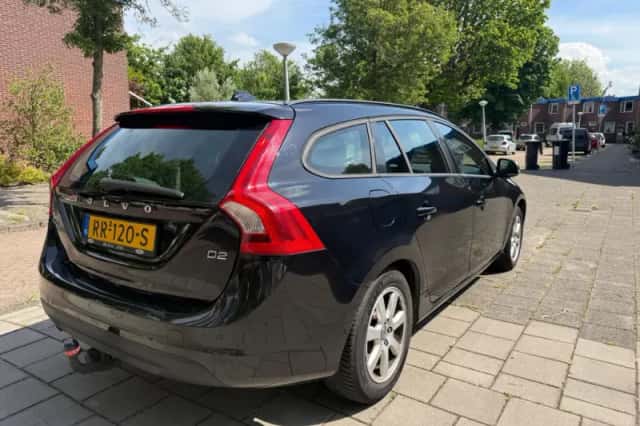 Volvo V60 (2012) thumbnail 5