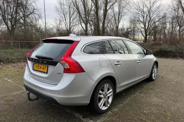 Volvo V60 (2013) thumbnail 6