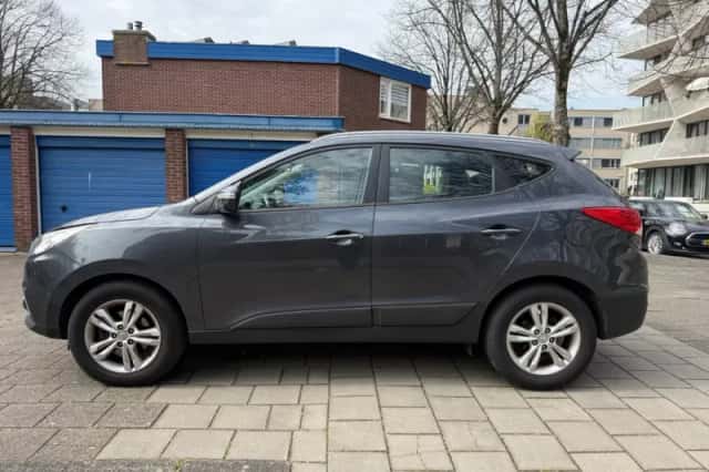 Hyundai ix35 (2011) thumbnail 3
