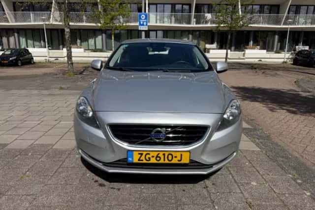 Volvo V40 (2015) thumbnail 4