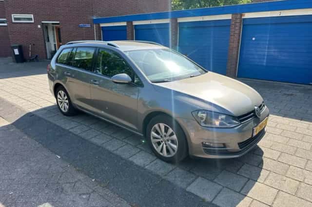 Volkswagen Golf (2015) thumbnail 1