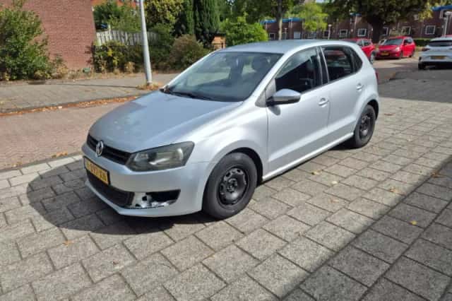 Volkswagen Polo (2013) thumbnail 2