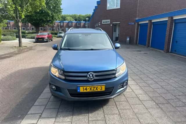 Volkswagen Tiguan (2012) thumbnail 3