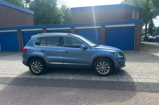 Volkswagen Tiguan (2012) thumbnail 5