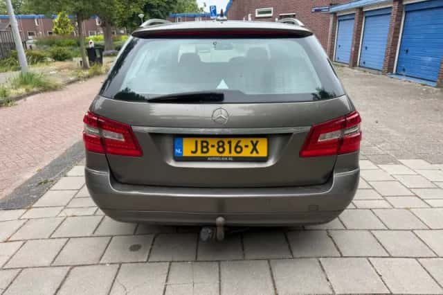 Mercedes-Benz E-Klasse (2012) thumbnail 5