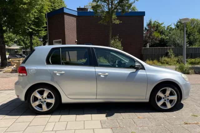 Volkswagen Golf (2012) thumbnail 3