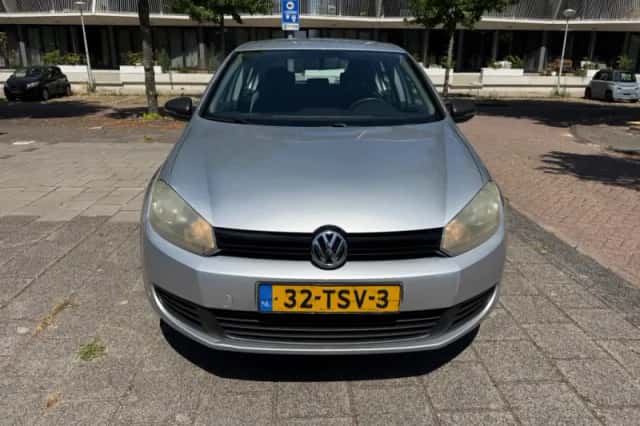 Volkswagen Golf (2012) thumbnail 4