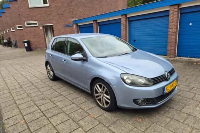 Volkswagen Golf (2010) thumbnail 3