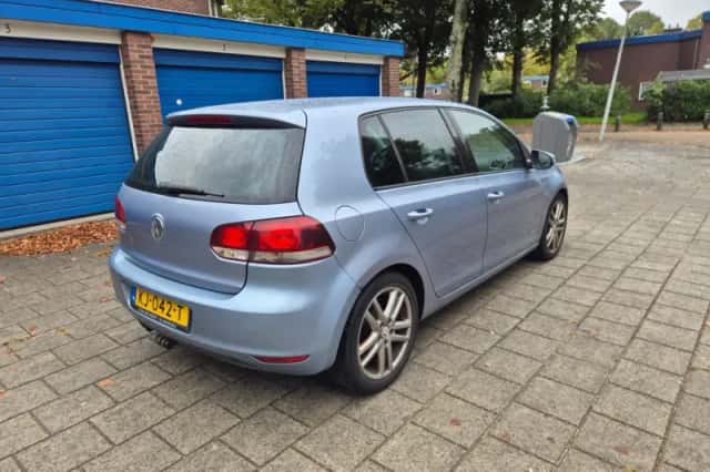 Volkswagen Golf (2010) thumbnail 5