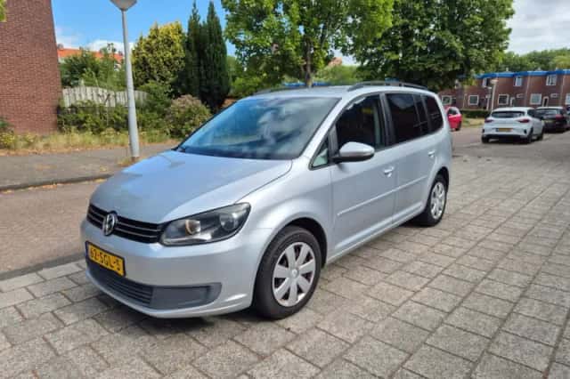 Volkswagen Touran (2011) thumbnail 3