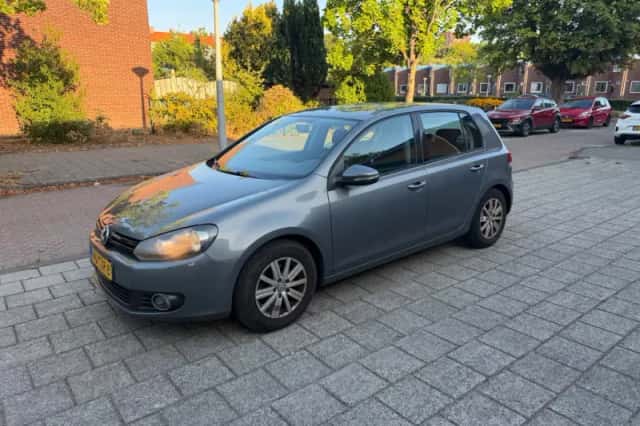 Volkswagen Golf (2012) thumbnail 1