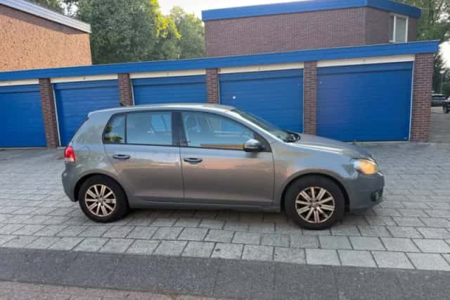 Volkswagen Golf (2012) thumbnail 2
