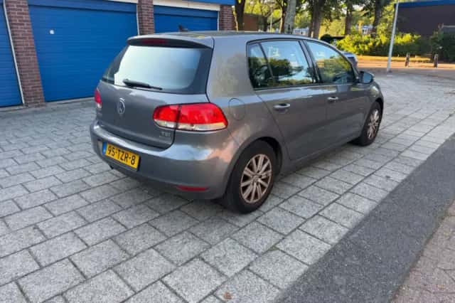 Volkswagen Golf (2012) thumbnail 3
