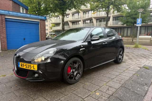Alfa Romeo Giulietta (2017) thumbnail 2
