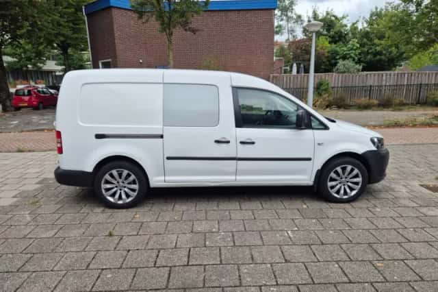 Volkswagen Caddy (2014) thumbnail 2