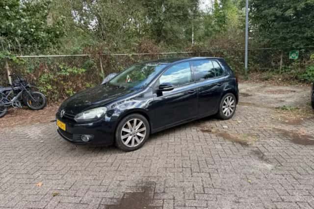 Volkswagen Golf (2009) thumbnail 1