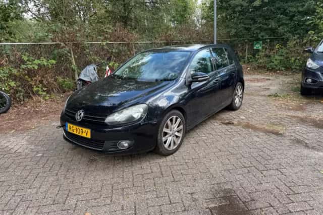 Volkswagen Golf (2009) thumbnail 2