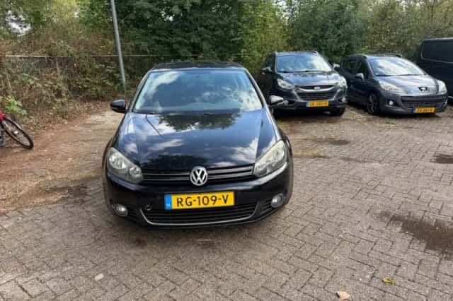 Volkswagen Golf (2009) thumbnail 3
