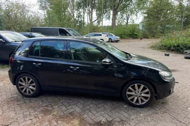 Volkswagen Golf (2009) thumbnail 6