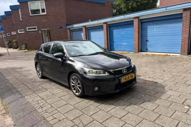 Lexus CT (2013) thumbnail 3