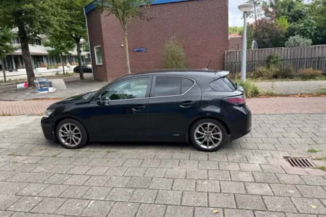 Lexus CT (2013) thumbnail 4