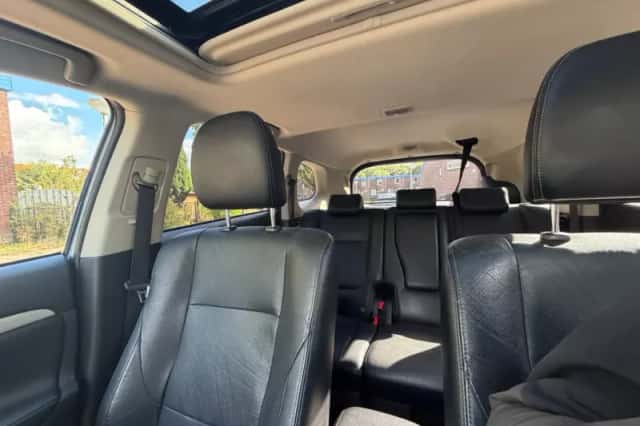 Mitsubishi Outlander (2013) thumbnail 2