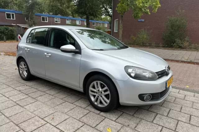 Volkswagen Golf (2012) thumbnail 1