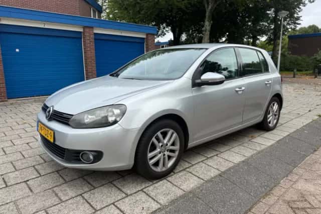 Volkswagen Golf (2012) thumbnail 2