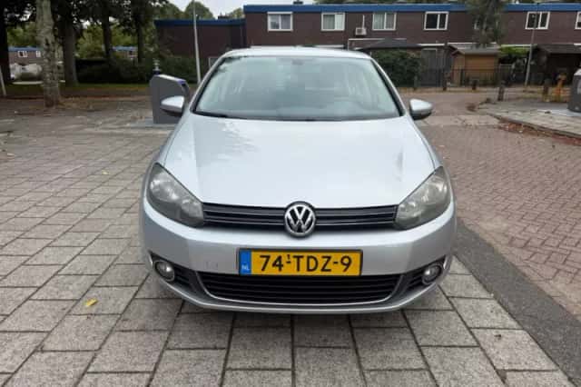 Volkswagen Golf (2012) thumbnail 3