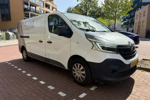 Renault Trafic (2019) thumbnail 3