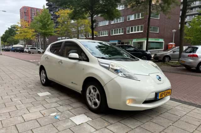 Nissan Leaf (2012) thumbnail 1