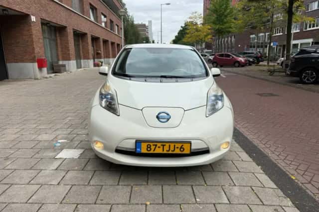 Nissan Leaf (2012) thumbnail 6