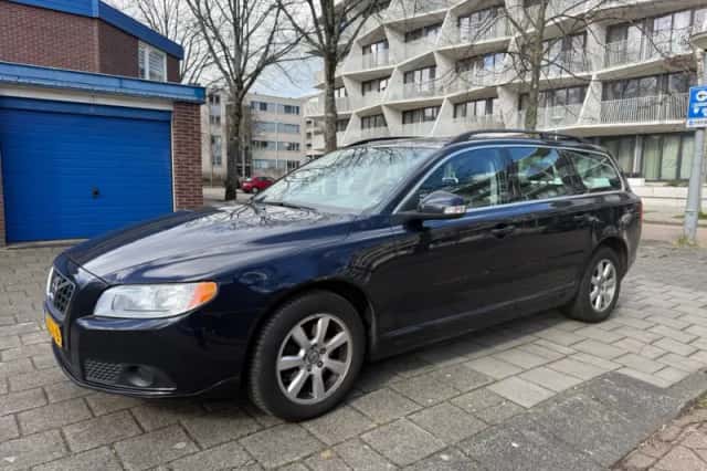 Volvo V70 (2011) thumbnail 1