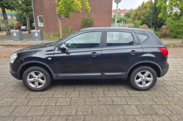 Nissan Qashqai (2009) thumbnail 2