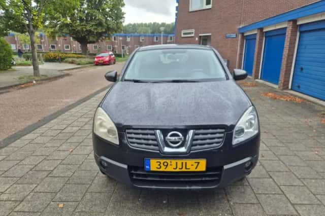 Nissan Qashqai (2009) thumbnail 5