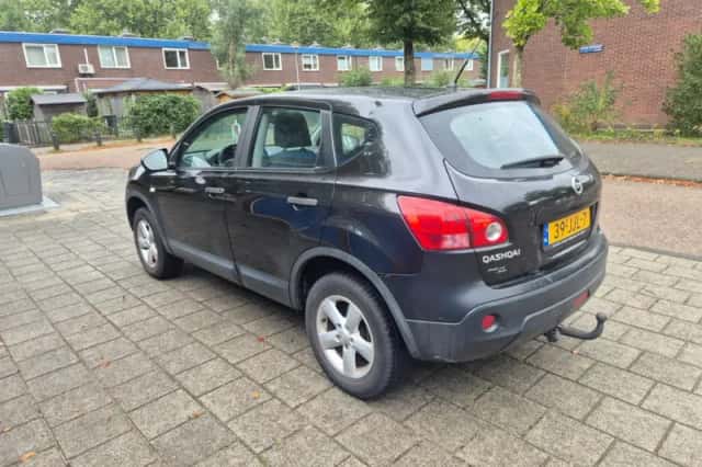 Nissan Qashqai (2009) thumbnail 6