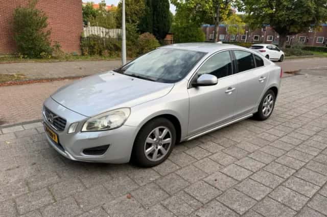 Volvo S60 (2011) thumbnail 1