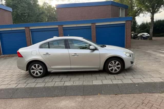 Volvo S60 (2011) thumbnail 6