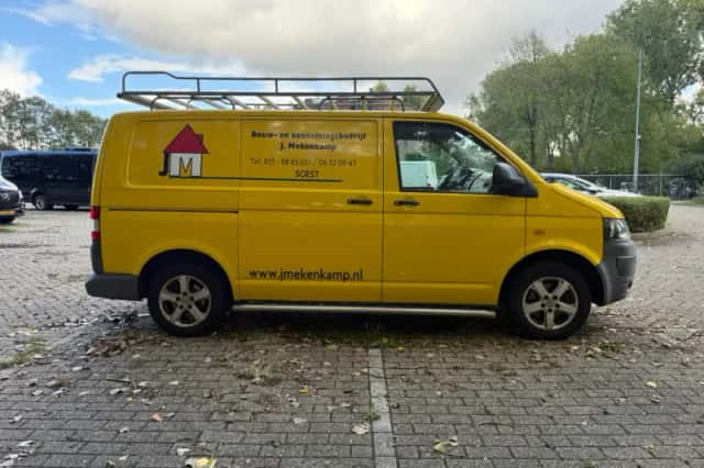 Volkswagen Transporter (2010) thumbnail 4