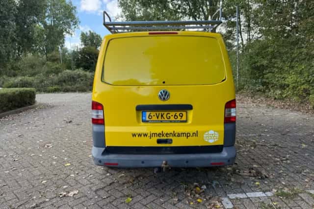 Volkswagen Transporter (2010) thumbnail 6