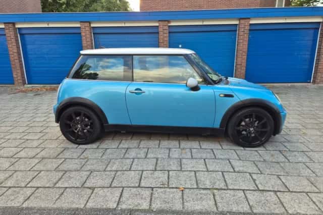 MINI Cooper (2005) thumbnail 4