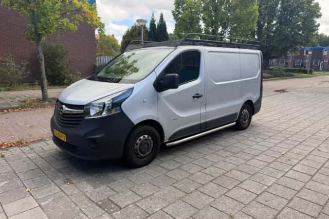 Opel Vivaro (2016) thumbnail 1