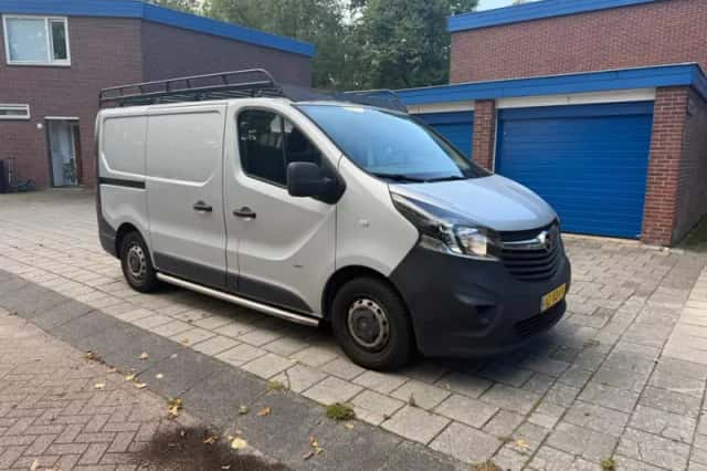 Opel Vivaro (2016) thumbnail 3