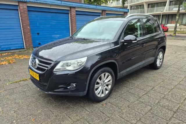 Volkswagen Tiguan (2009) thumbnail 1