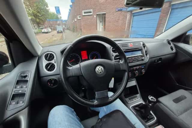 Volkswagen Tiguan (2009) thumbnail 5