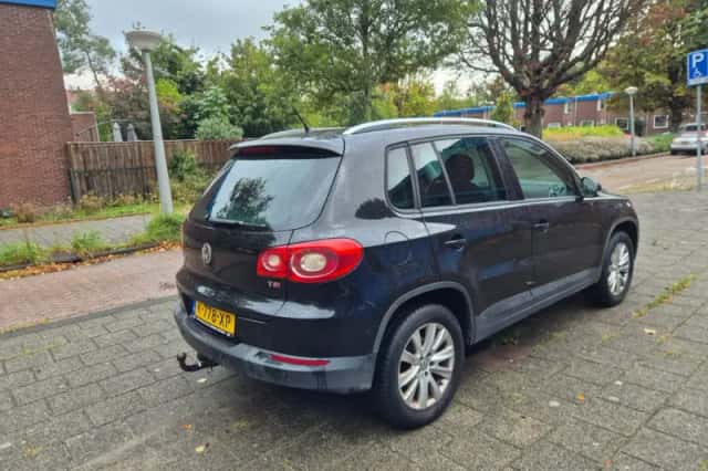 Volkswagen Tiguan (2009) thumbnail 6