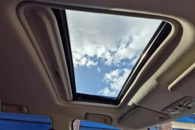 Mitsubishi Outlander (2013) thumbnail 3