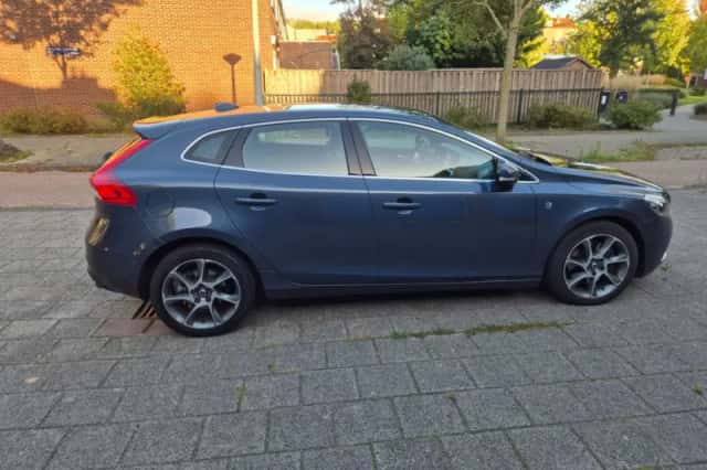 Volvo V40 (2016) thumbnail 5