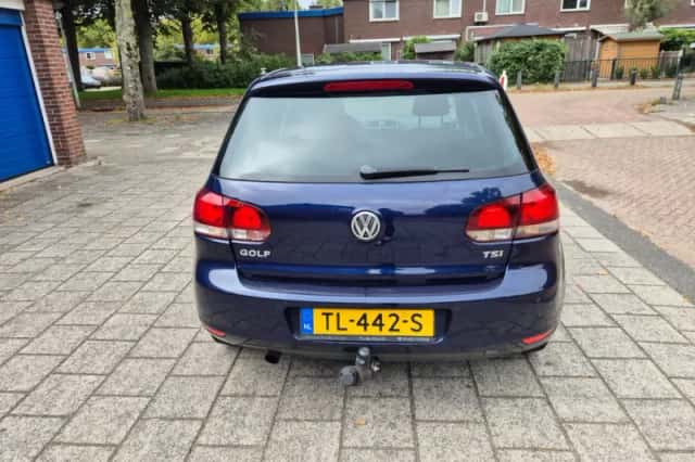 Volkswagen Golf (2012) thumbnail 4